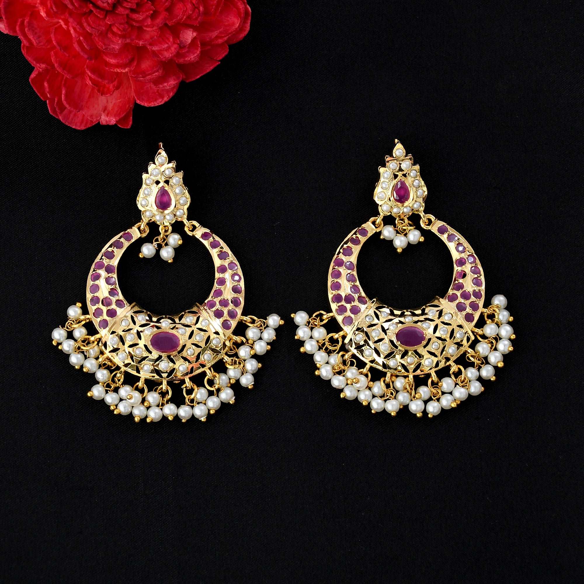 Scarelet Gold plated Jadaau earring