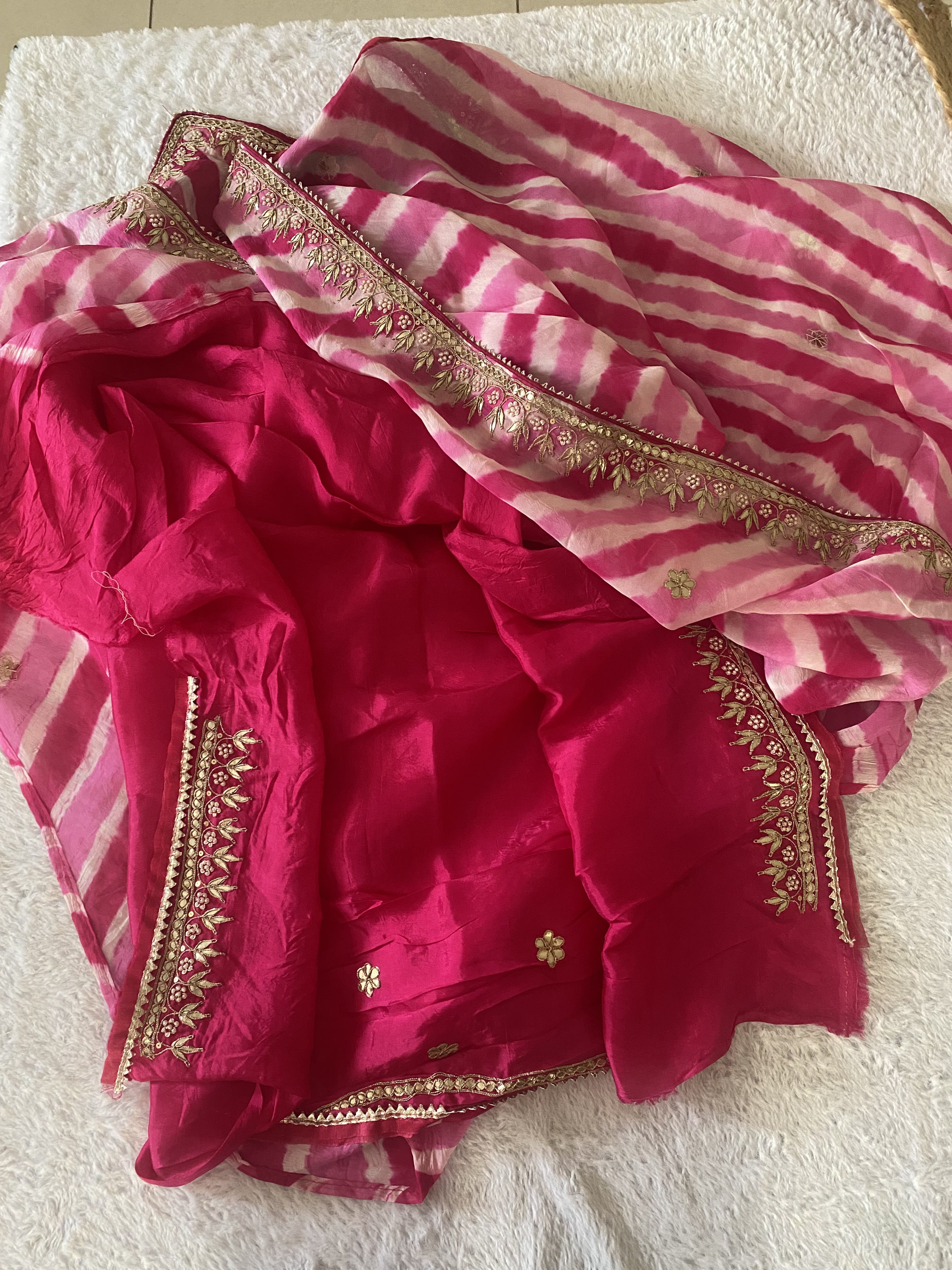 Pure Organza fabric Pink Shaded Leheriya Saree With Pearl And Gotapatti Handwork